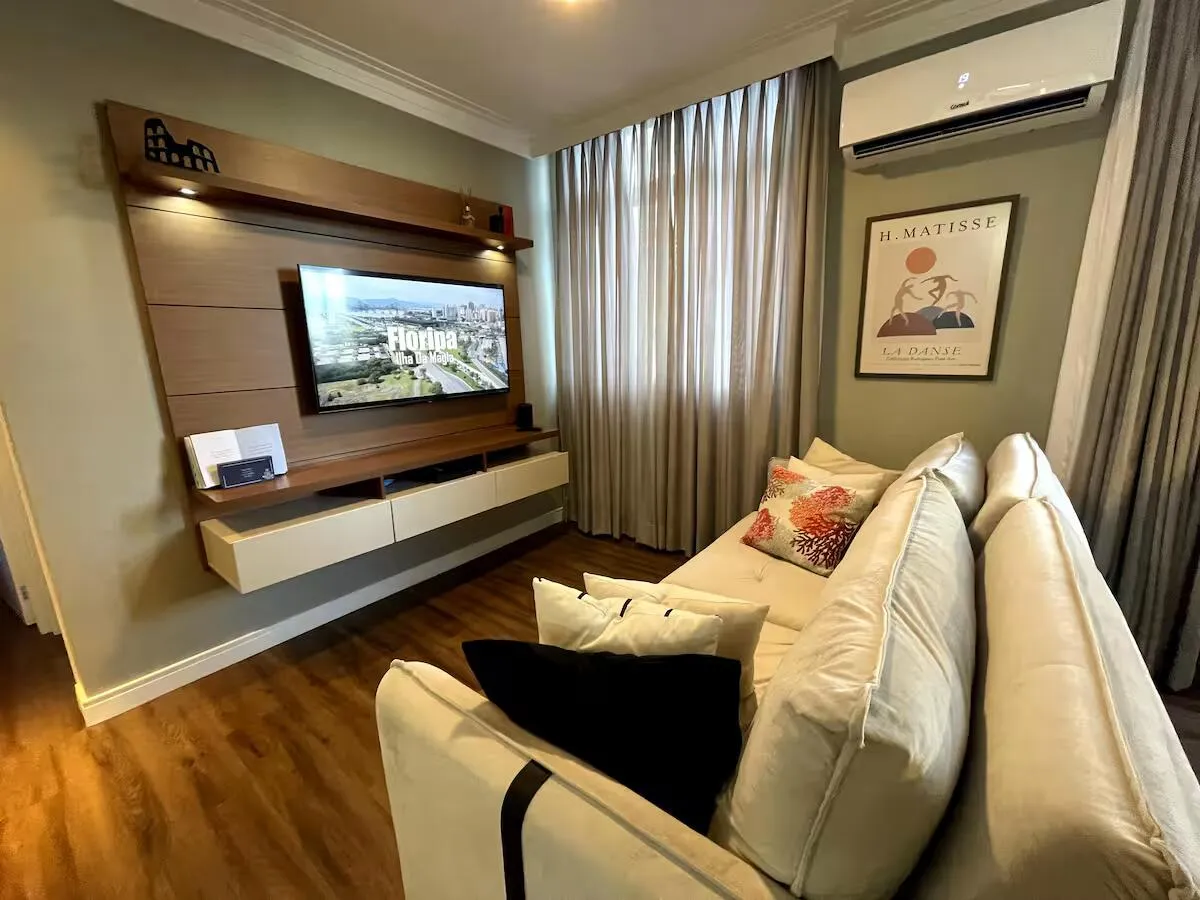 Mobiliada Porteira Fechada